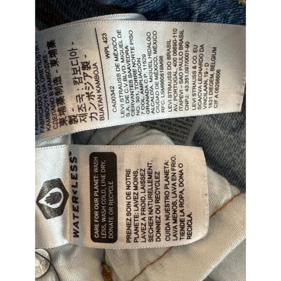 Levis 501 High Rise Distressed Denim Shorts Womens Size 27 Frayed Hem Light Wash - Picture 2 of 5